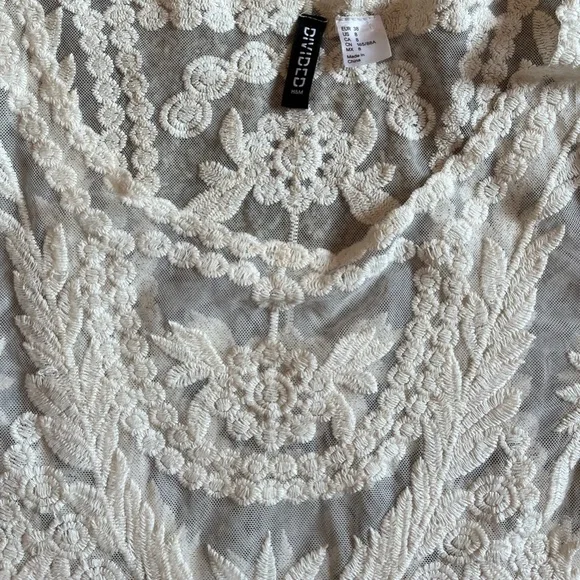 H&M Divided Lace 3/4 Sleeve Top | Women's 8 - Picture 3 of 5